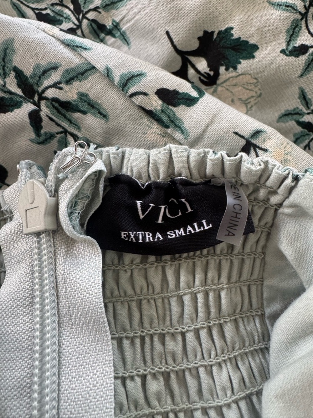 NWOT VICI floral midi dress - Picture 5 of 5